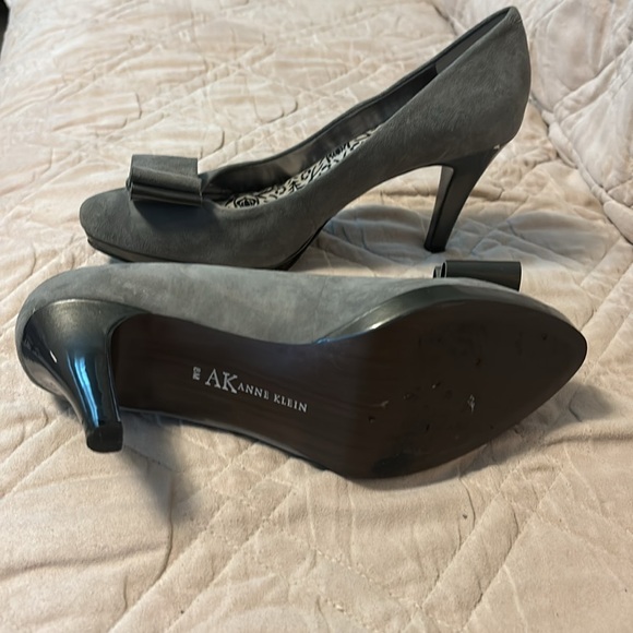 Grey suede Anne Klein heels. Slightly worn. - Picture 2 of 3